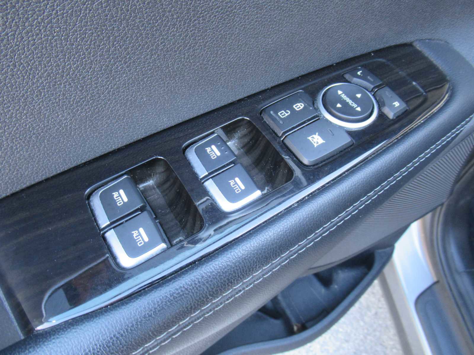 Used 2019 Kia Sorento EX image 18