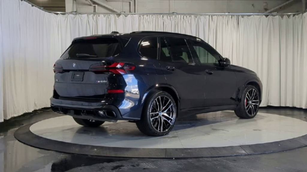 Used 2024 BMW X5 M60i AWD/4WD image 10