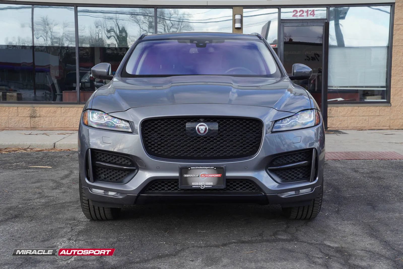 Used 2017 Jaguar F-PACE R-Sport AWD/4WD image 2