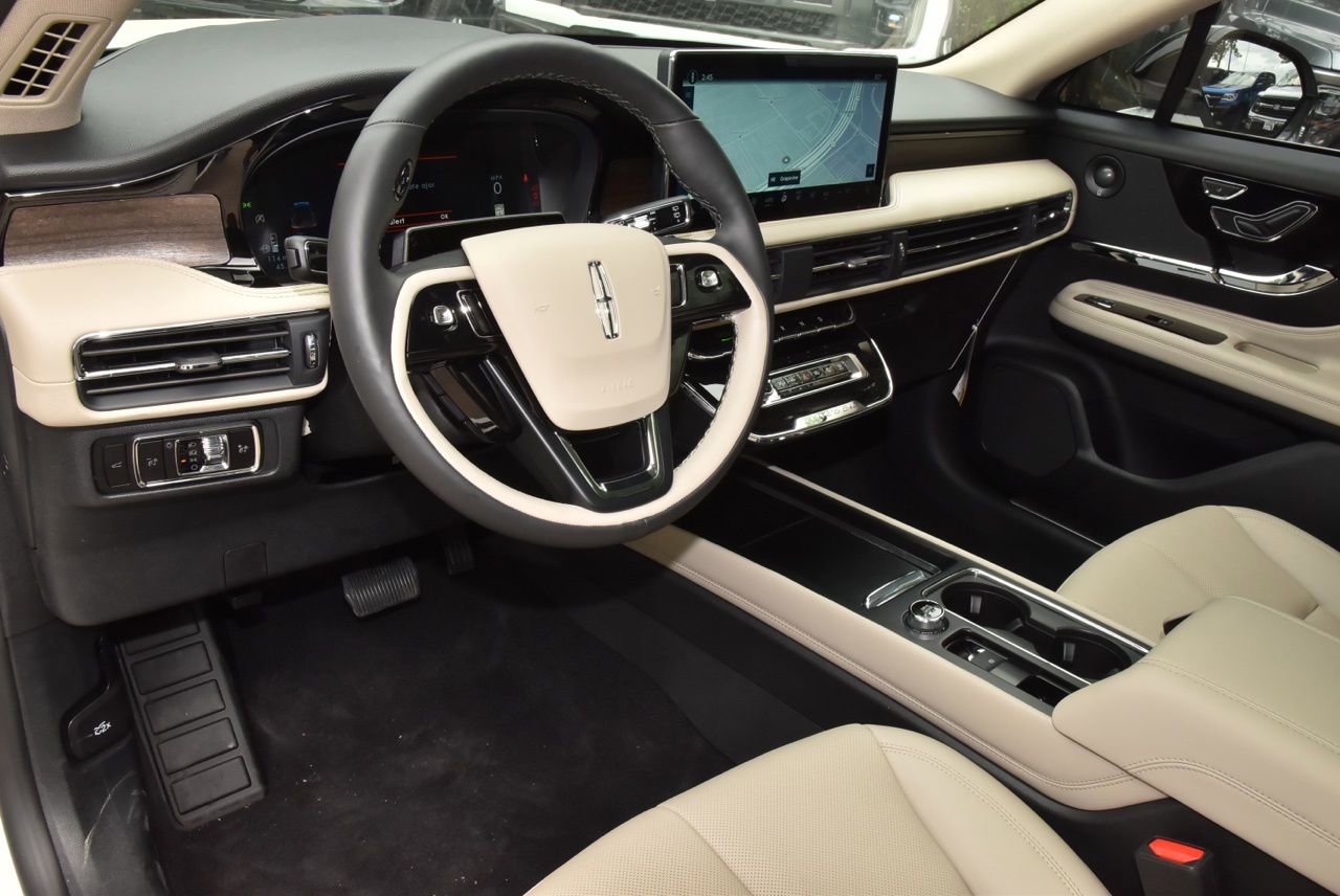 New 2026 Lincoln Corsair Reserve FWD image 34