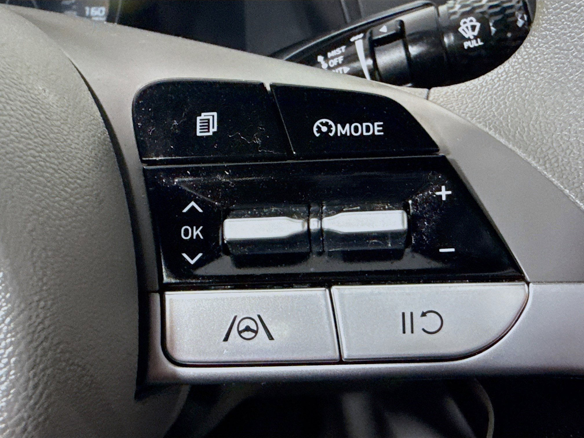 Used 2021 Hyundai Elantra SEL image 15