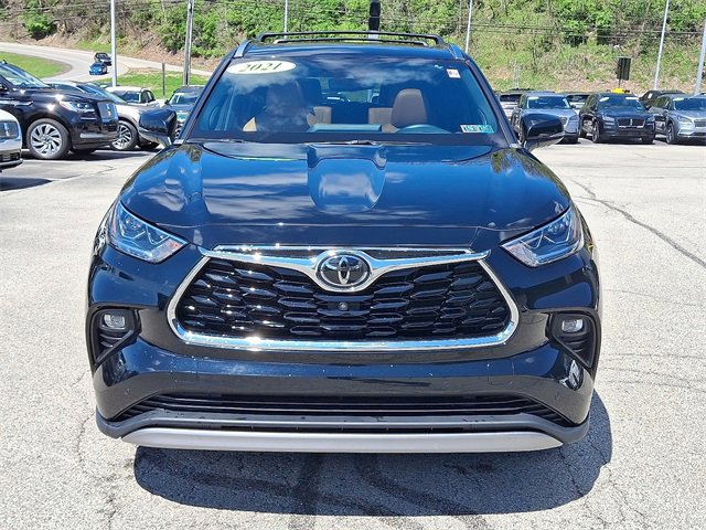 Used 2021 Toyota Highlander Platinum image 2