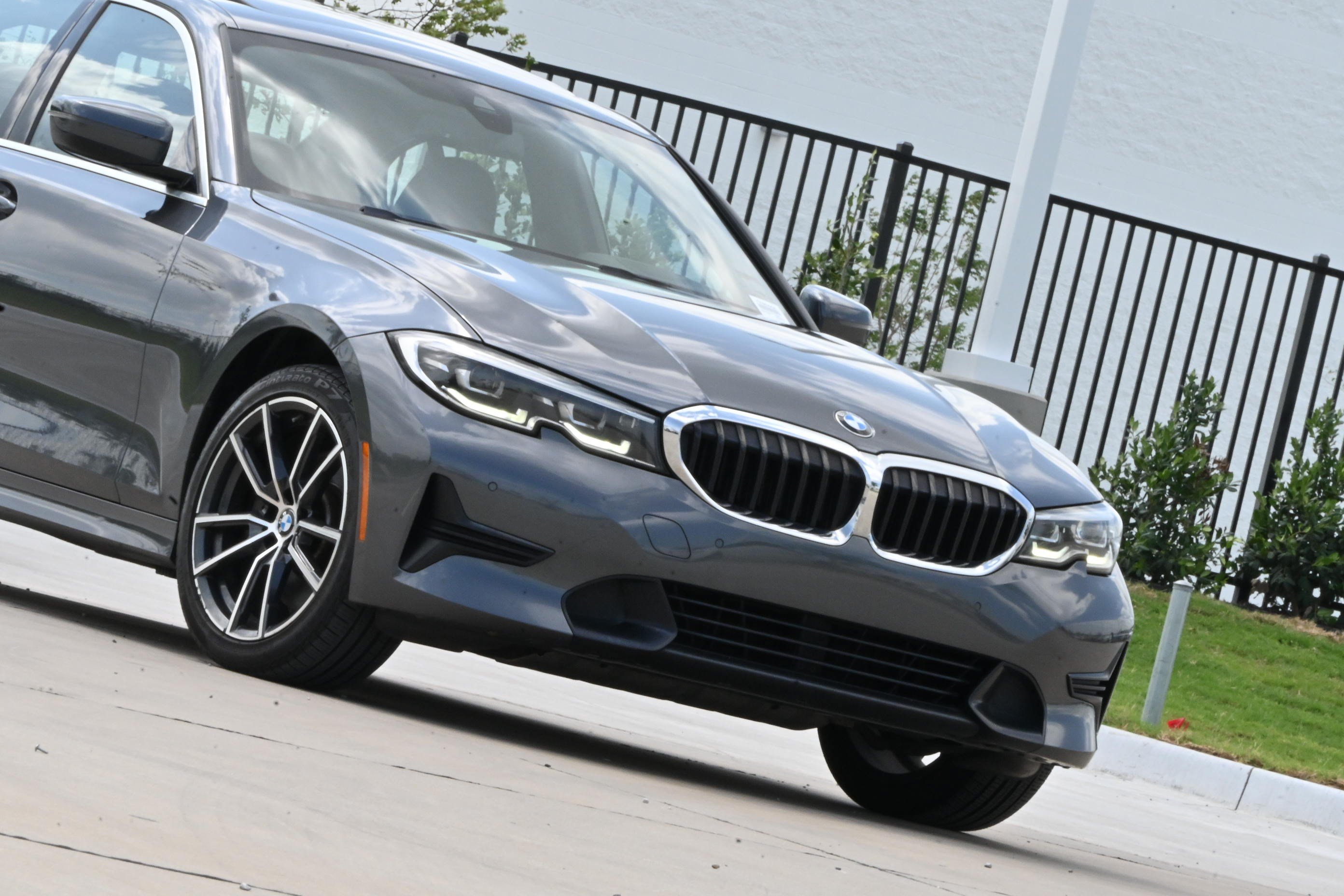 Used 2020 BMW 330i xDrive Sedan w/ Premium Package AWD/4WD image 38