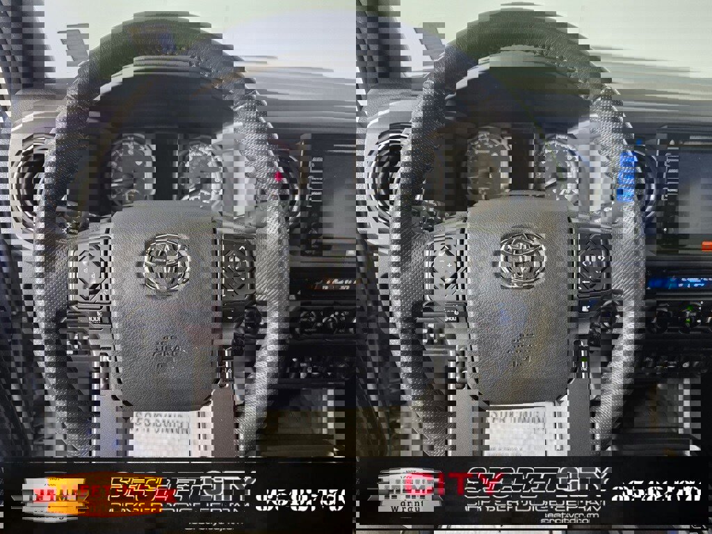 Used 2018 Toyota Tacoma TRD Sport image 15