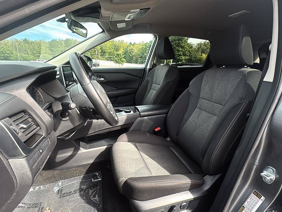 Certified 2025 Nissan Rogue SV AWD/4WD image 14