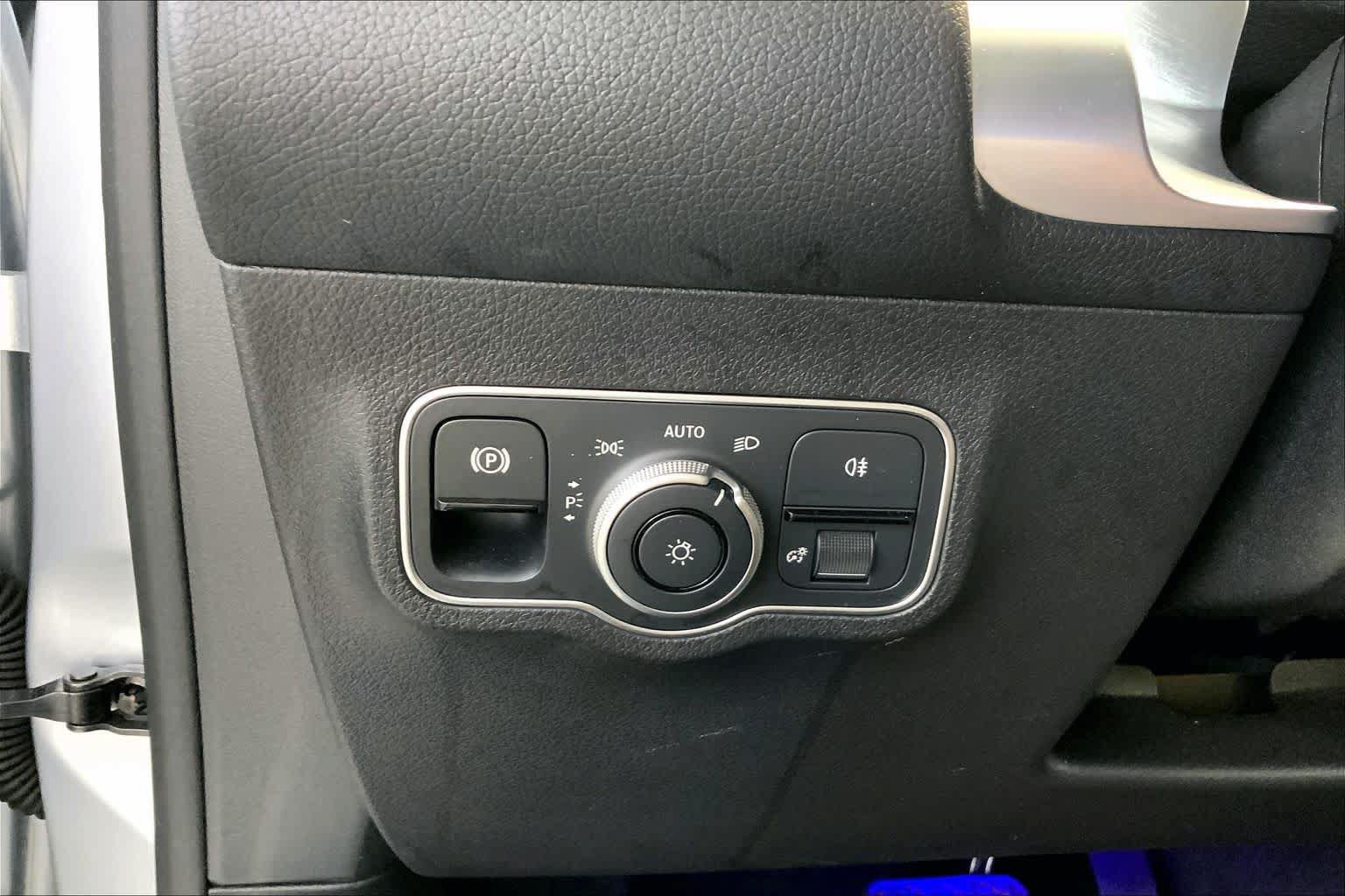 Used 2024 Mercedes-Benz EQB 300 4MATIC w/ Winter Package image 33