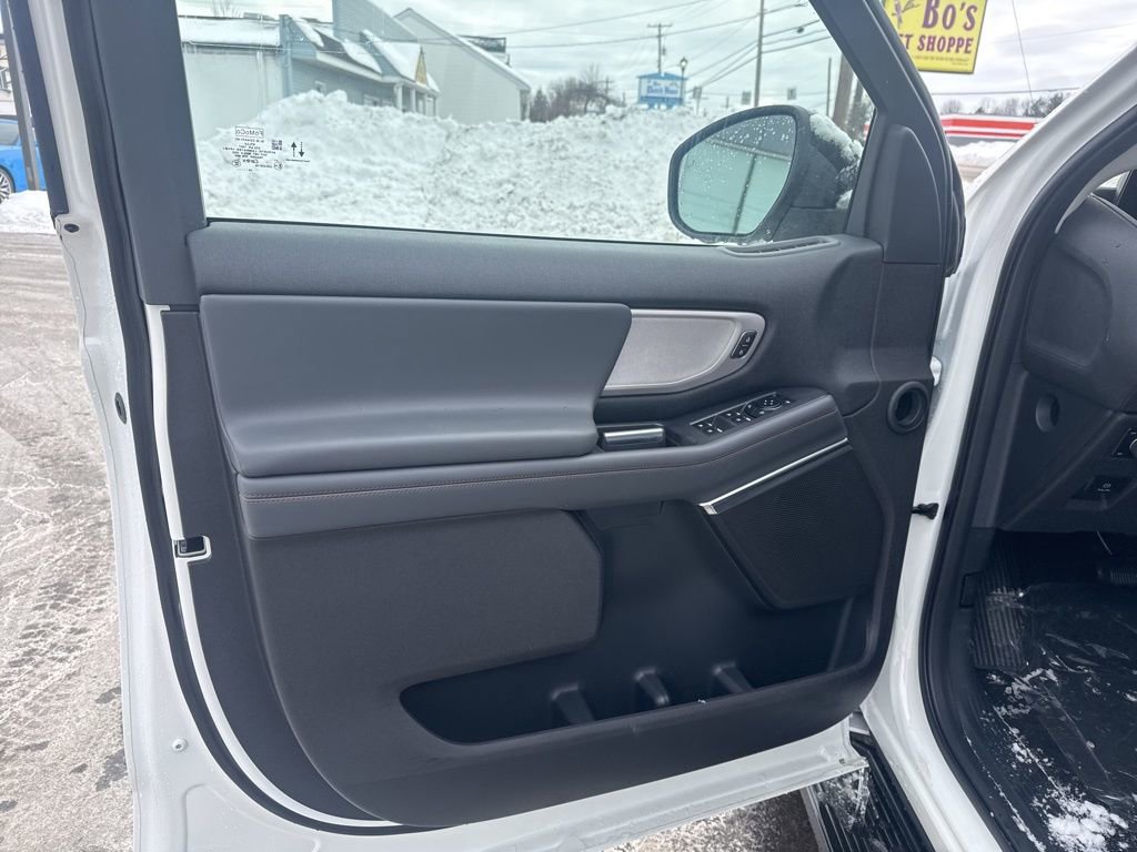 New 2025 Ford Expedition Max Active image 9