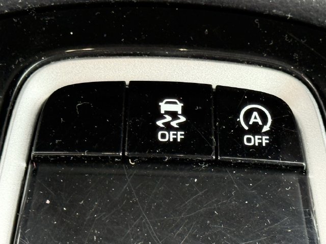 Used 2025 Toyota Corolla Cross XLE FWD image 22