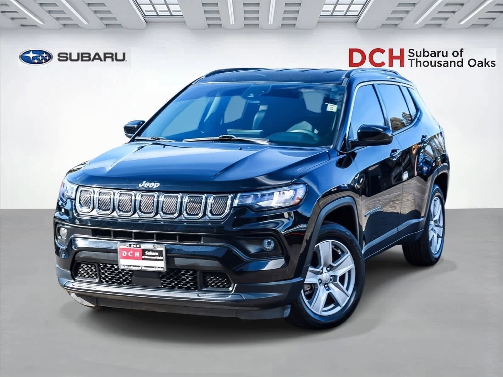 Used 2022 Jeep Compass Latitude FWD image 1