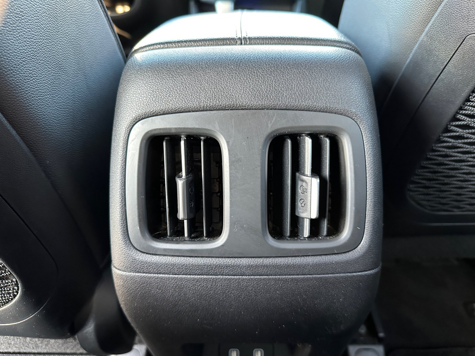 Used 2023 Hyundai Santa Cruz Limited AWD/4WD image 19