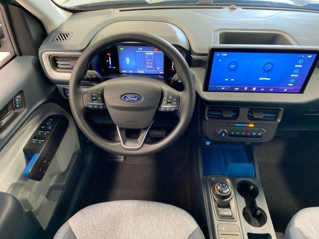 New 2025 Ford Maverick XLT image 18