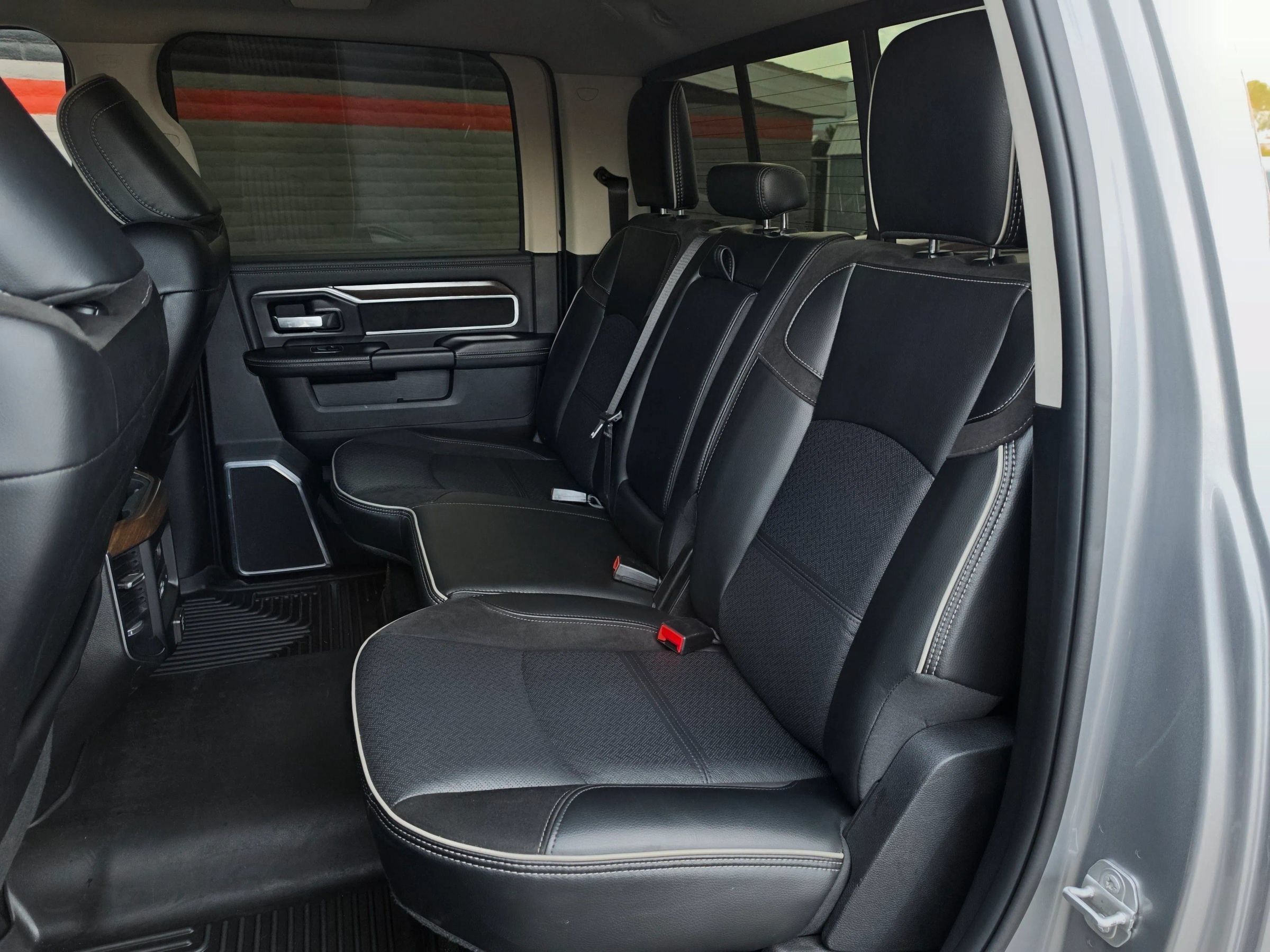 Used 2024 RAM 2500 Laramie AWD/4WD image 37