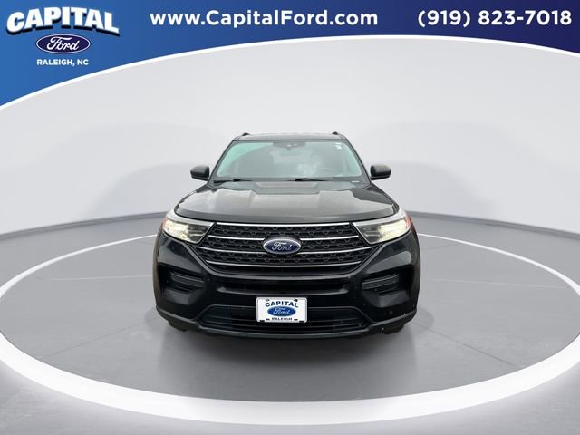 Certified 2022 Ford Explorer XLT image 3