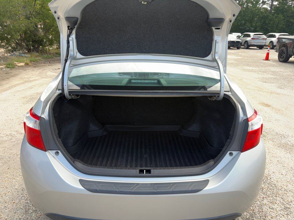 Used 2016 Toyota Corolla LE FWD image 15