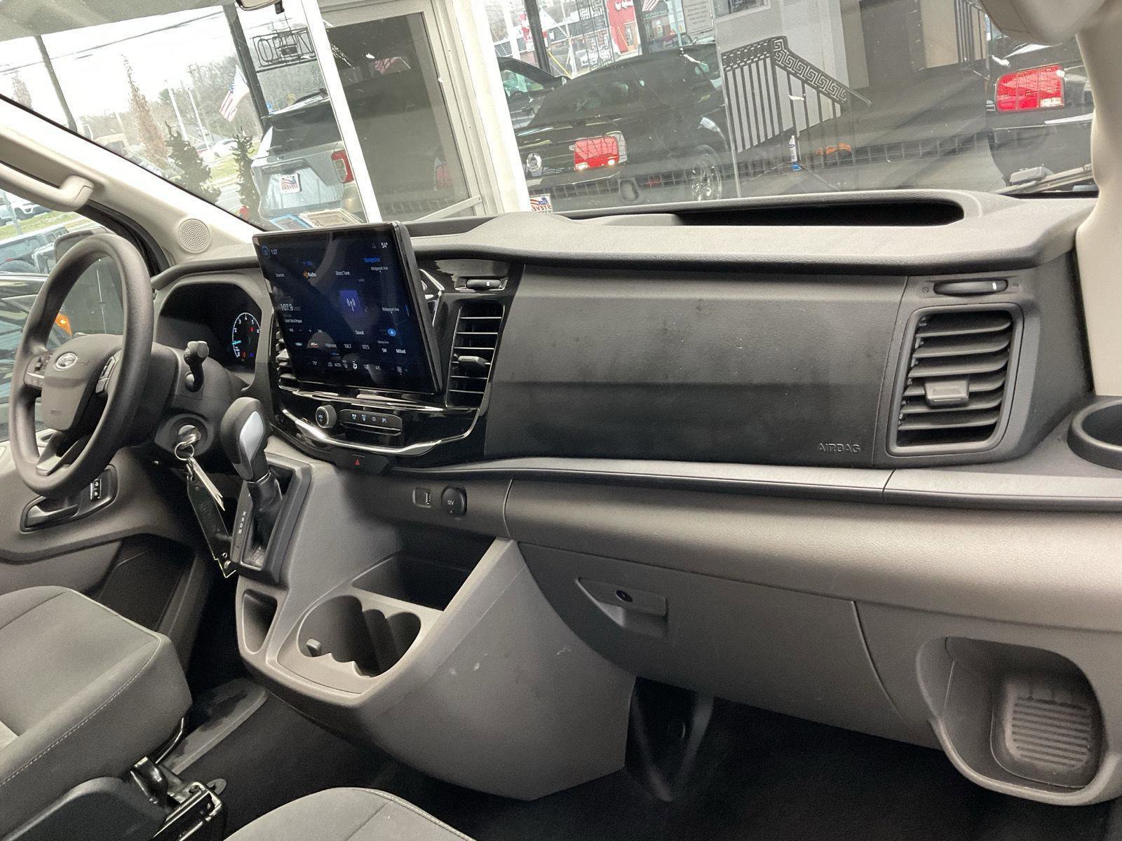 Used 2023 Ford Transit 350 XLT image 11