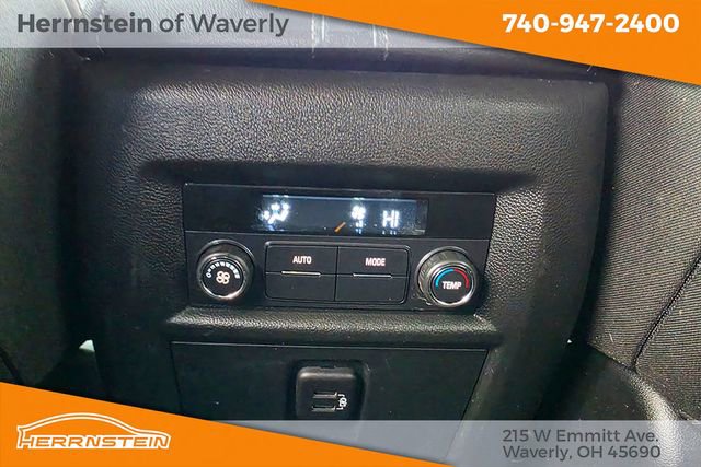 Used 2023 Chevrolet Traverse LT FWD image 25