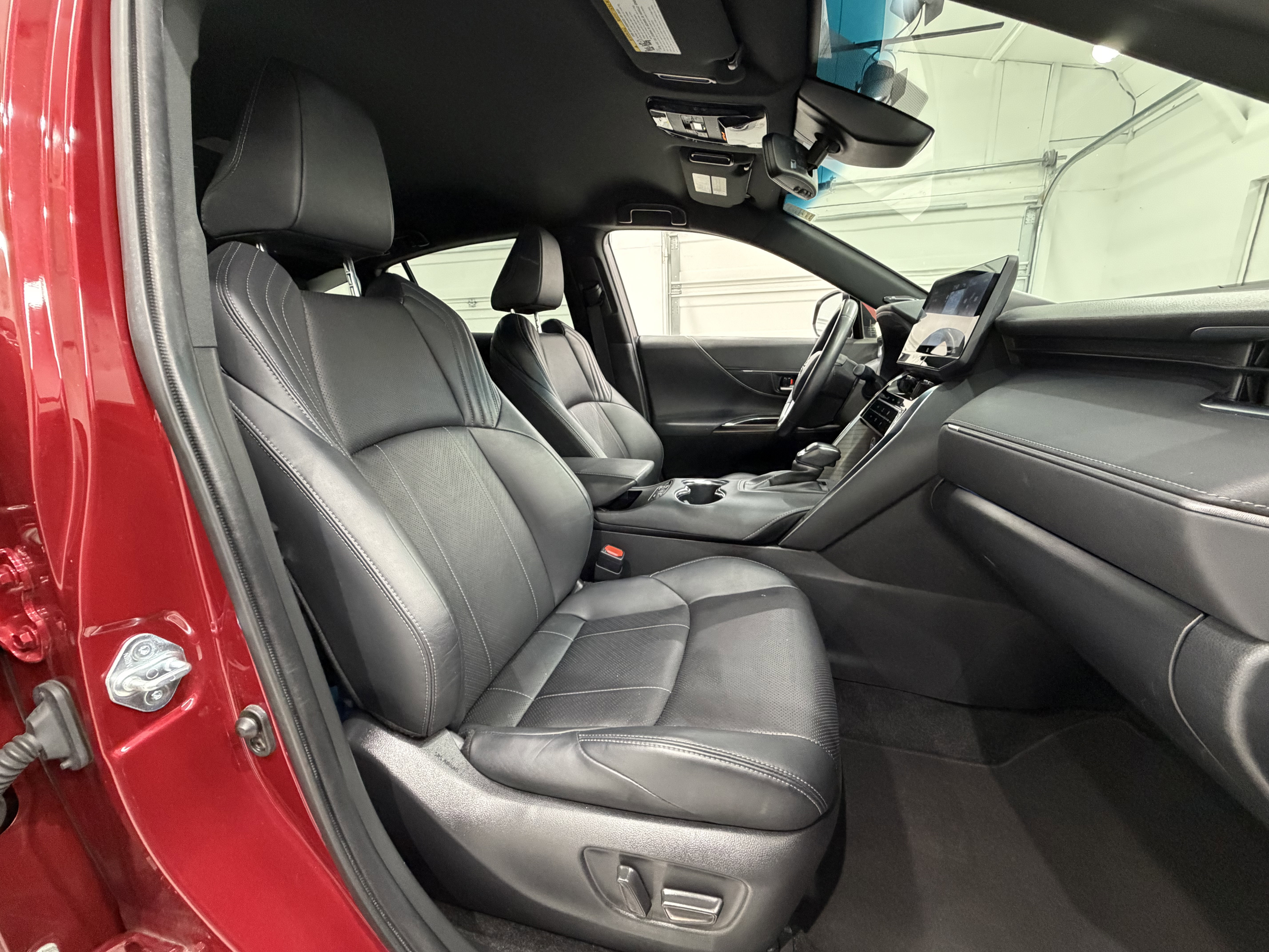 Used 2021 Toyota Venza XLE w/ Softex Package image 21