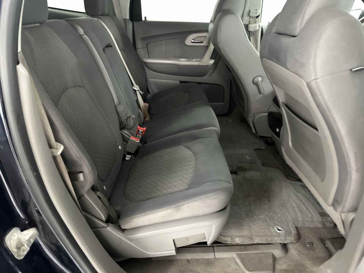 Used 2012 Chevrolet Traverse LS FWD image 21