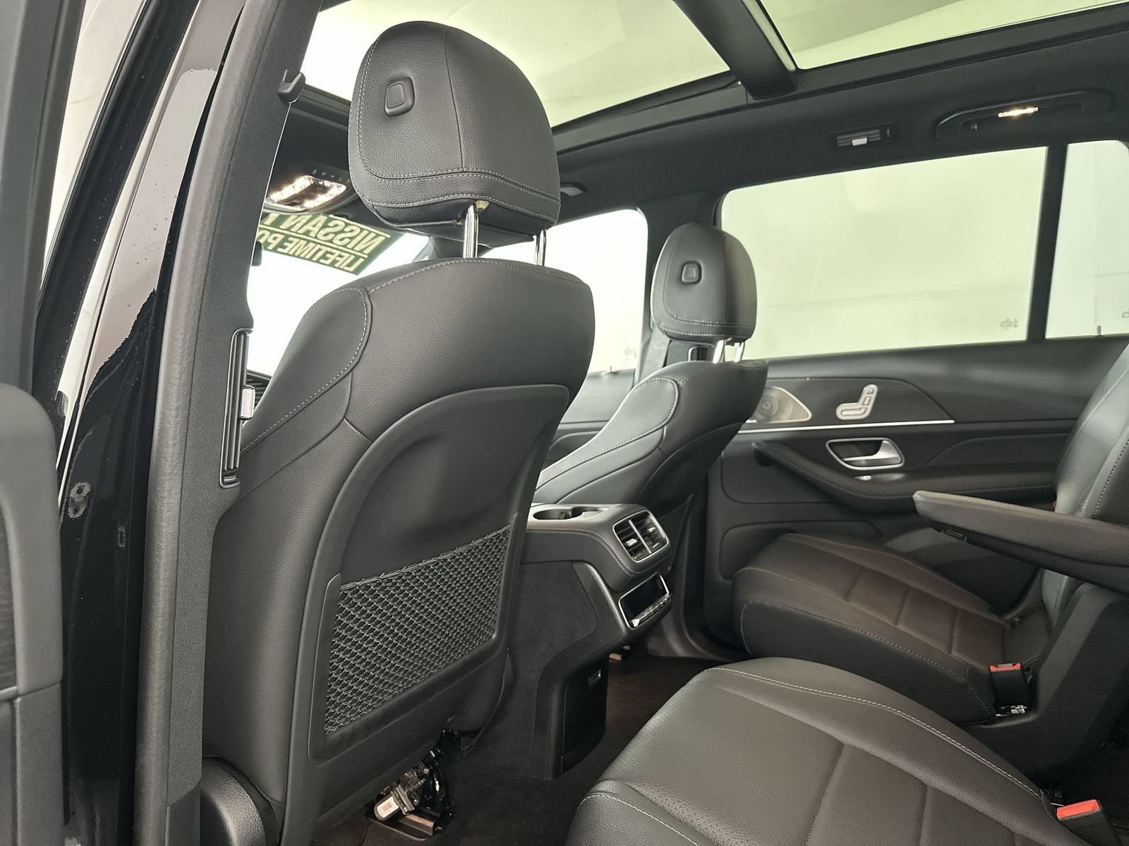 Used 2024 Mercedes-Benz GLS 450 4MATIC image 24