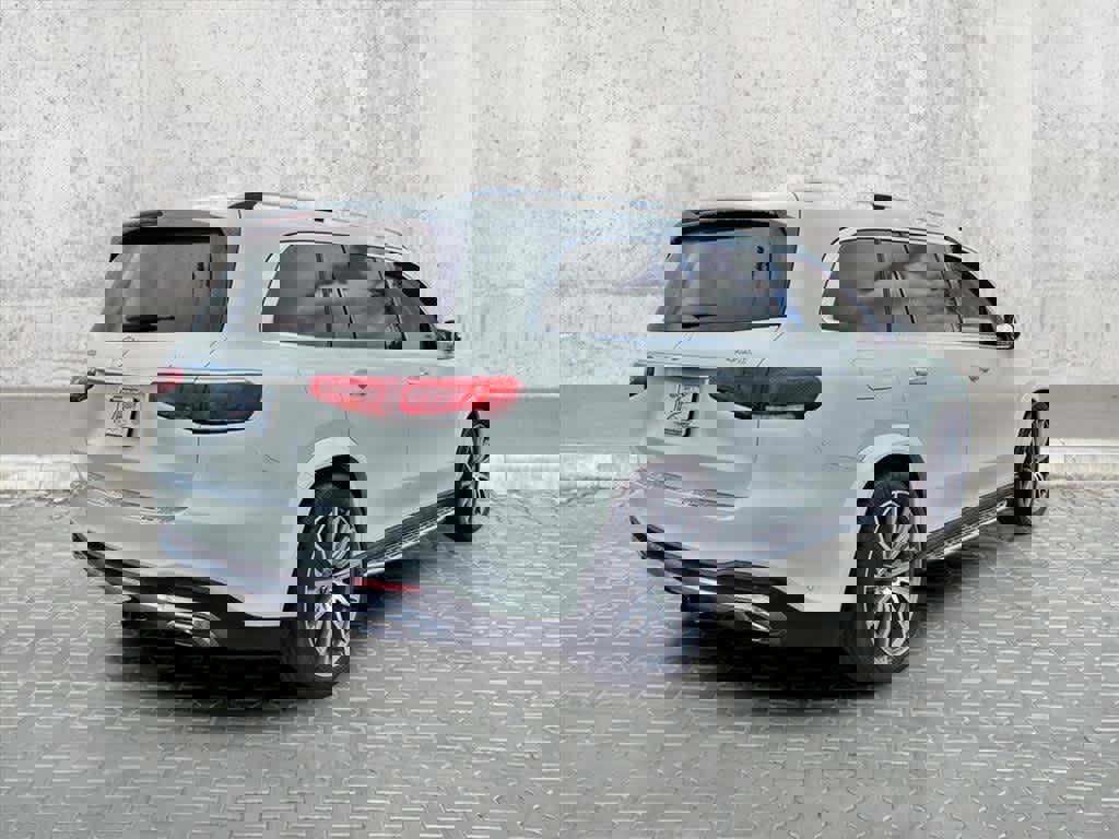 Used 2022 Mercedes-Benz GLS 450 4MATIC image 13