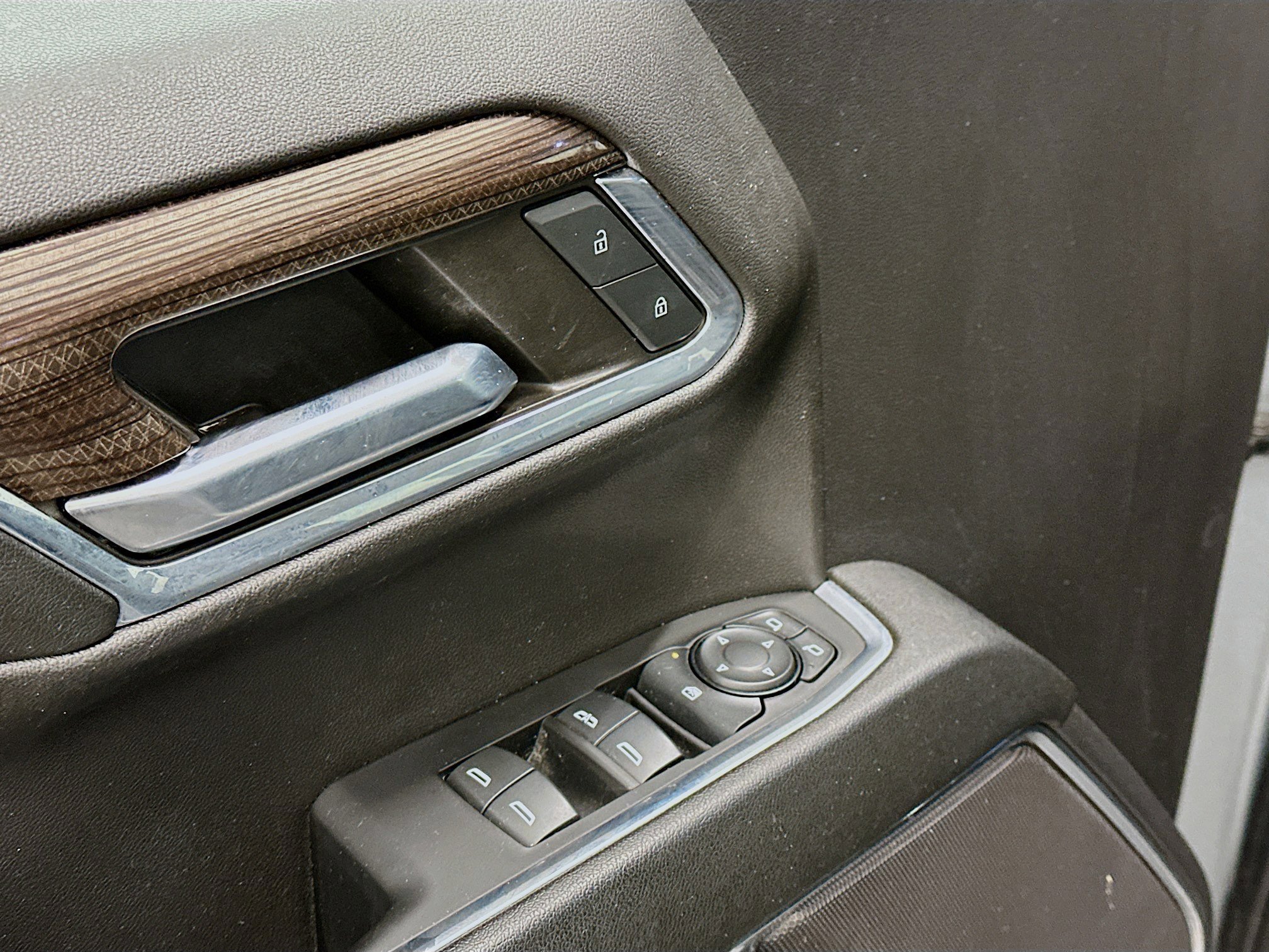 Used 2024 Chevrolet Silverado 1500 LT image 15