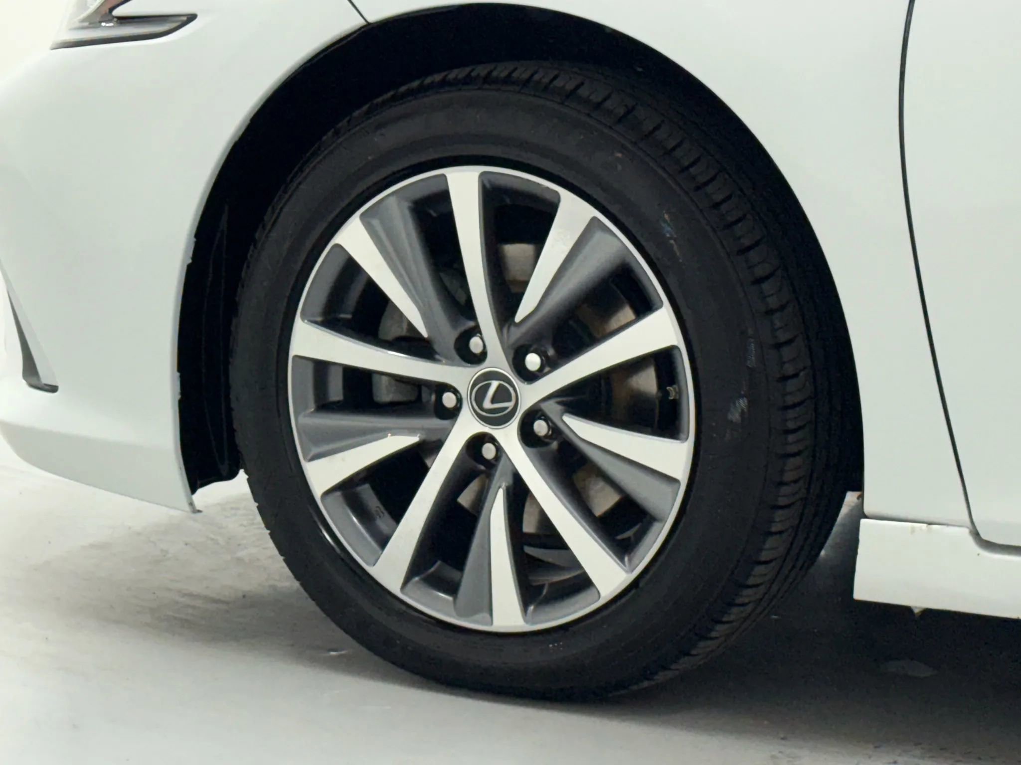 Used 2019 Lexus ES 350 w/ Accessory Package 2 image 43