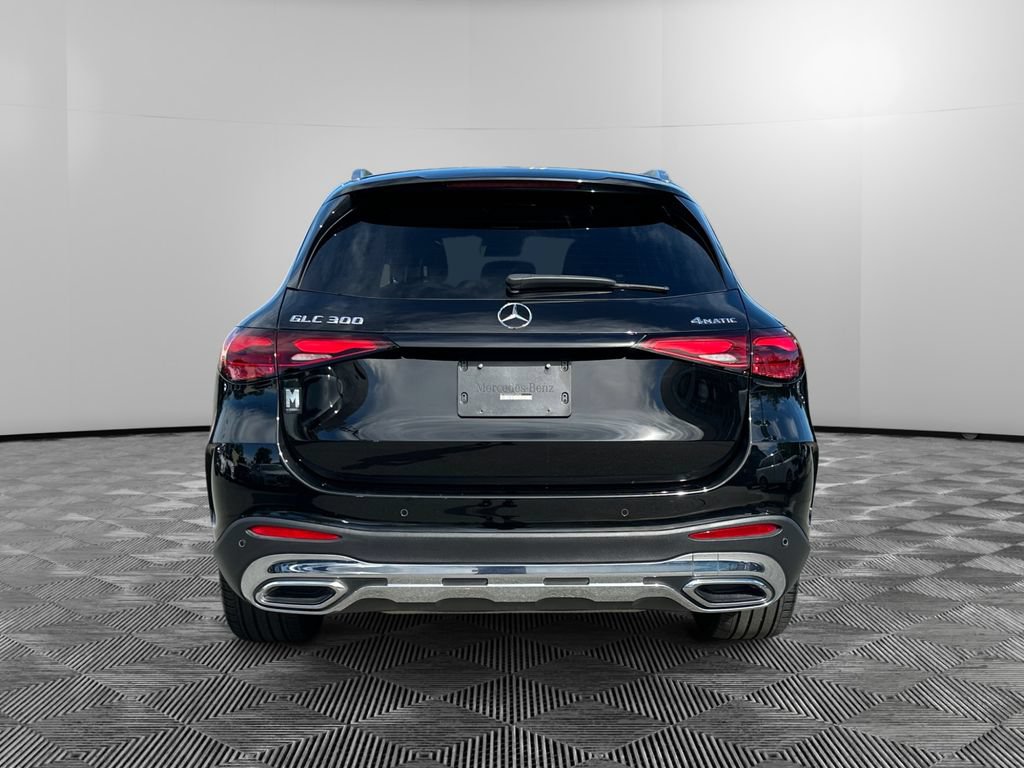 Used 2023 Mercedes-Benz GLC 300 4MATIC image 4