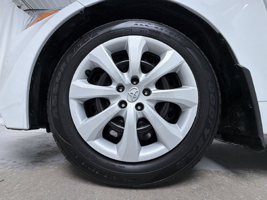 Certified 2024 Toyota Corolla LE FWD image 15