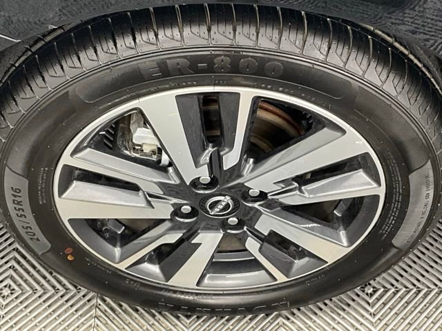 Used 2025 Nissan Versa SV image 29