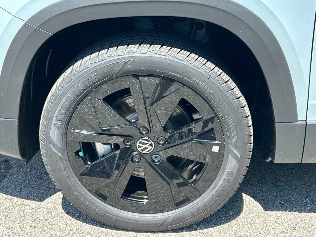 New 2026 Volkswagen Taos SE FWD image 53