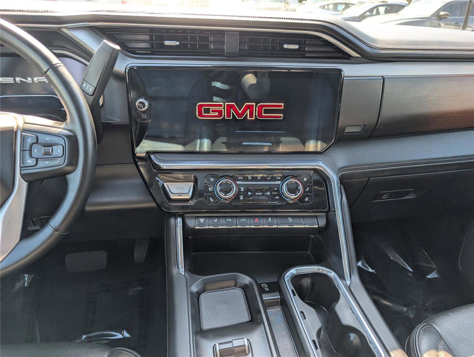 Used 2024 GMC Sierra 3500 Denali w/ Technology Package image 21