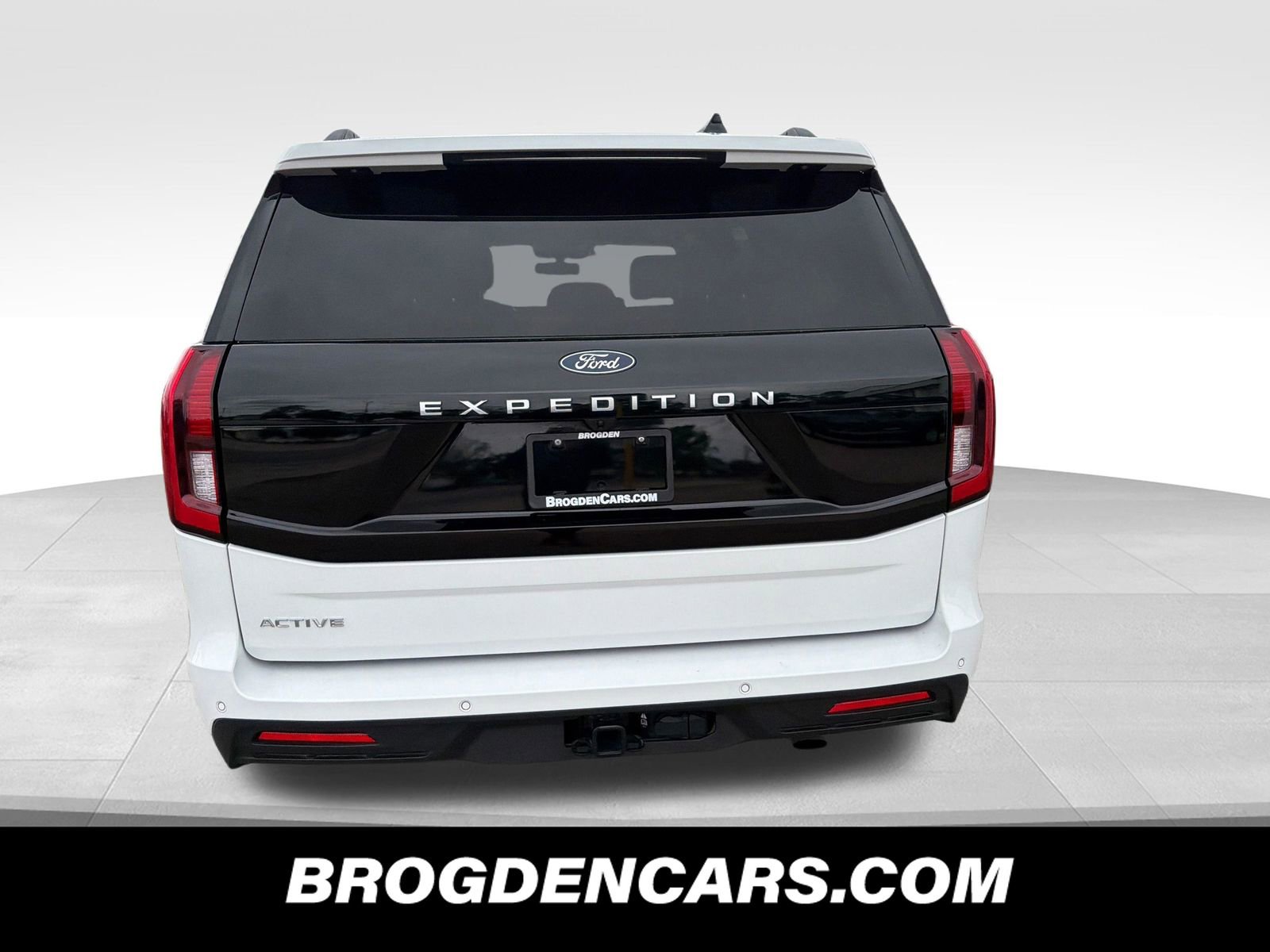 Used 2025 Ford Expedition Active AWD/4WD image 7