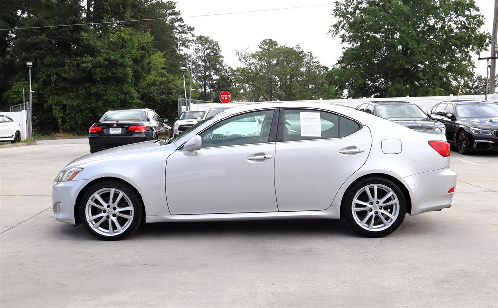 Used 2006 Lexus IS 250 w/ Preferred Accessory Pkg RWD image 4