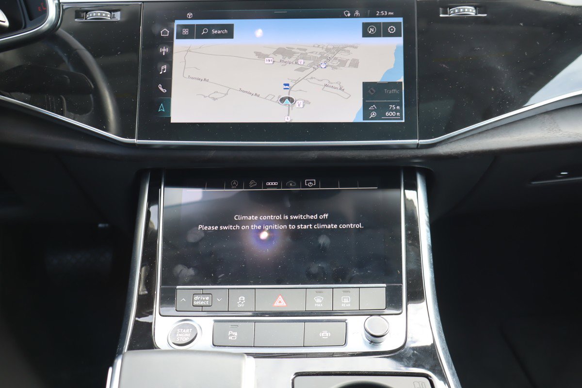 Used 2023 Audi Q8 Premium Plus w/ Premium Plus Package image 12