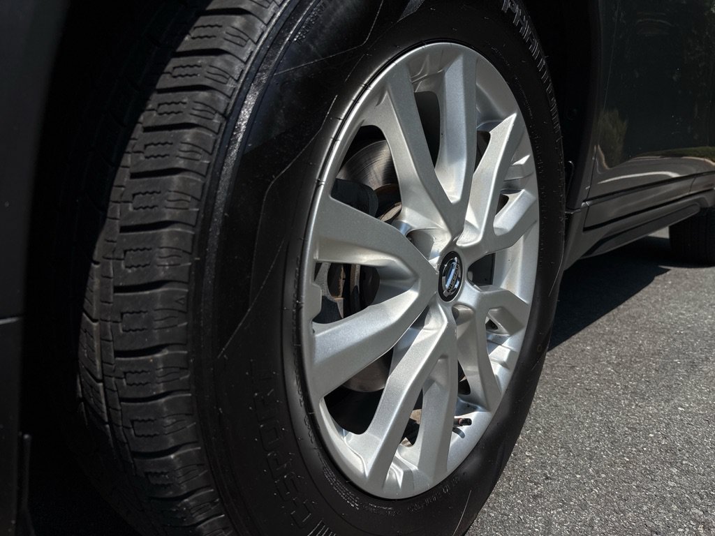 Used 2020 Nissan Rogue SV AWD/4WD image 9