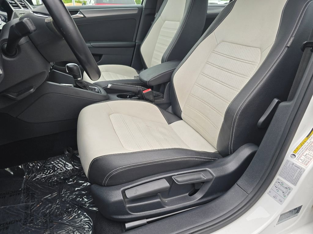 Used 2016 Volkswagen Jetta Sport FWD image 29