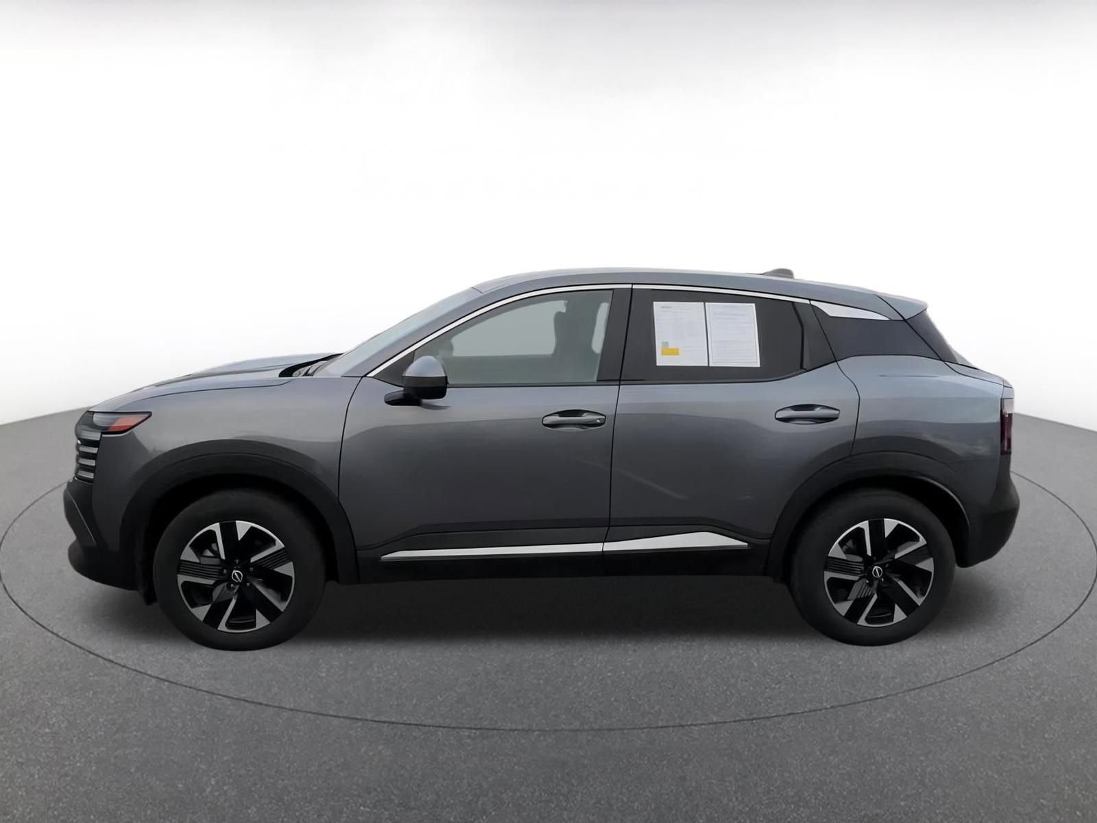 Used 2025 Nissan Kicks SV image 8