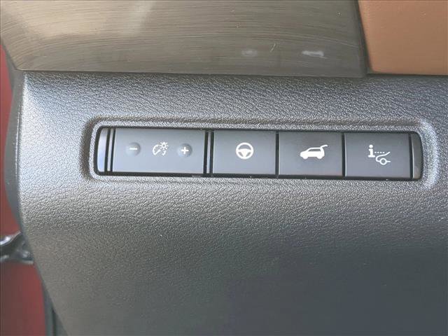 Used 2022 Nissan Pathfinder Platinum w/ Cargo Package image 17