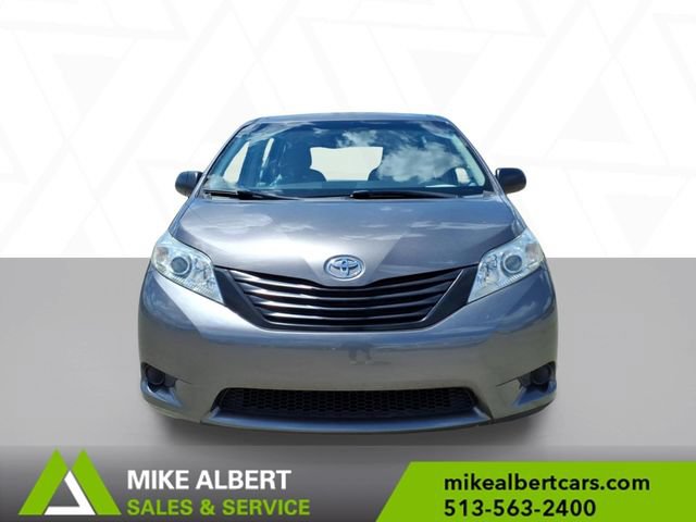 Used 2014 Toyota Sienna L FWD image 2