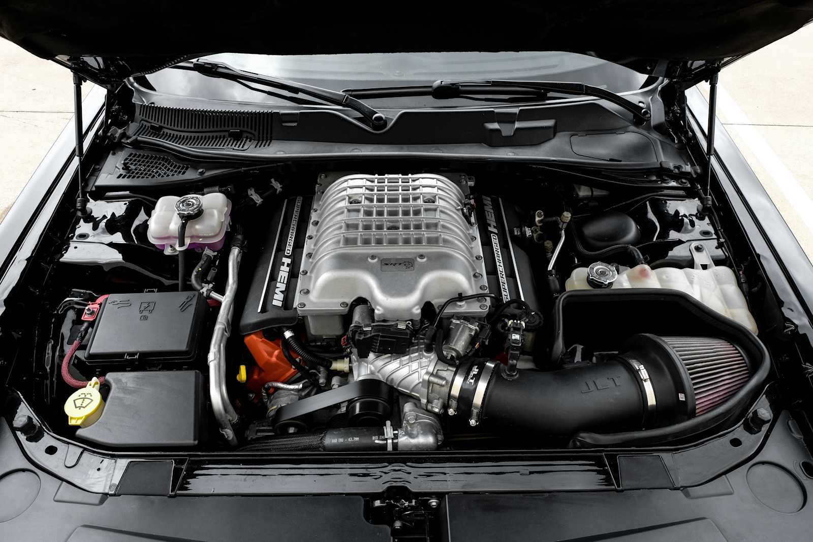 Used 2016 Dodge Challenger SRT Hellcat RWD image 39