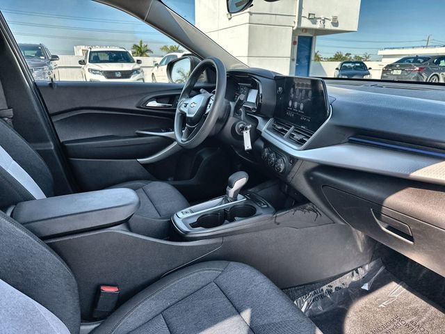 Certified 2024 Chevrolet Trax LS w/ Driver Confidence Package image 29