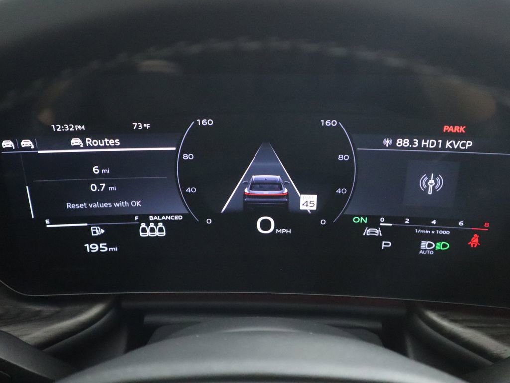 Used 2025 Audi Q5 Premium w/ Convenience Package image 34