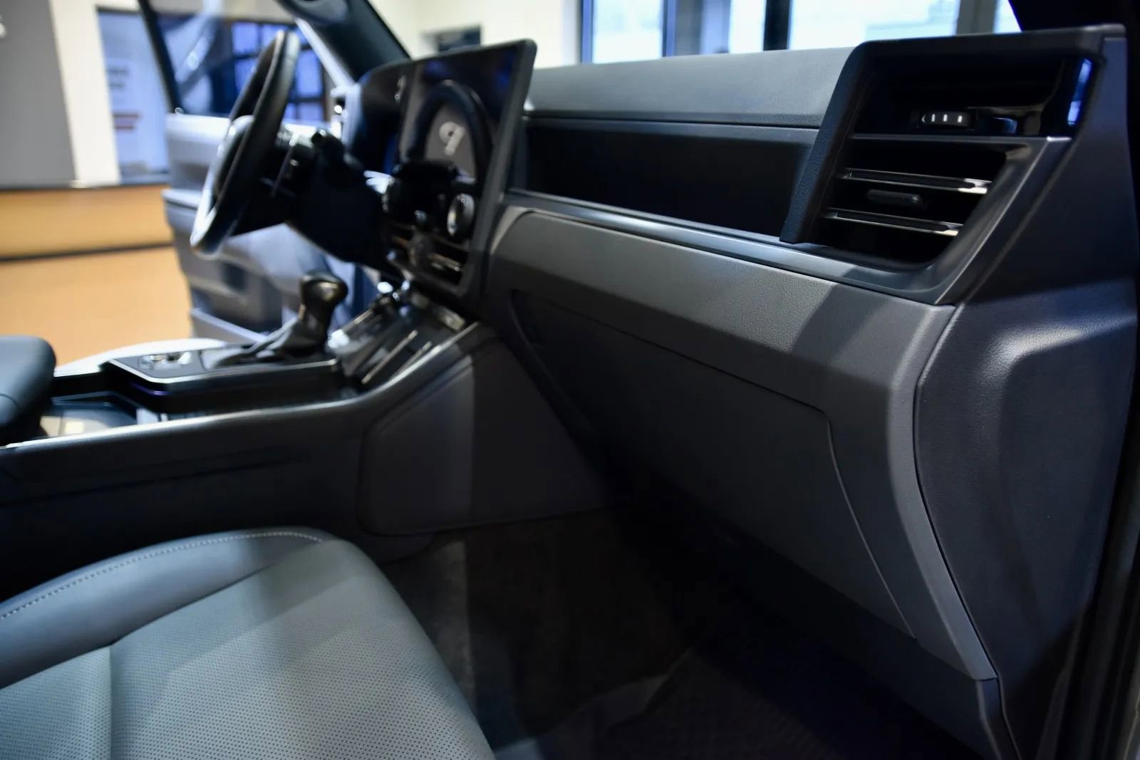 Used 2025 Lexus GX 550 image 35