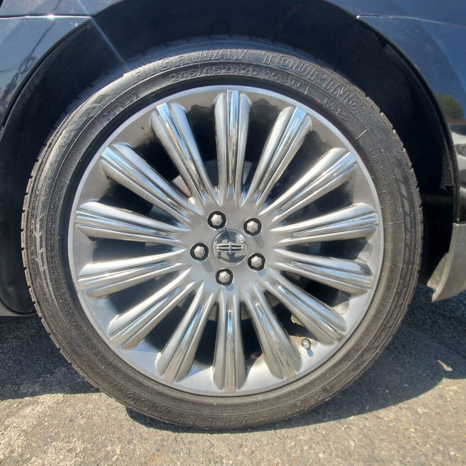 Used 2013 Lincoln MKS AWD image 22