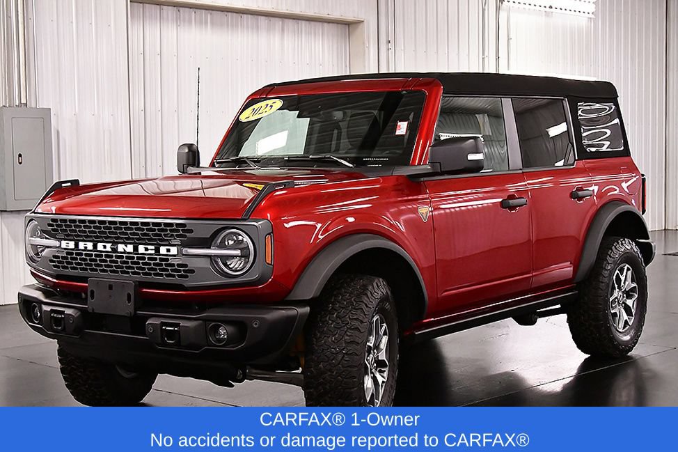 Used 2025 Ford Bronco Badlands AWD/4WD image 3