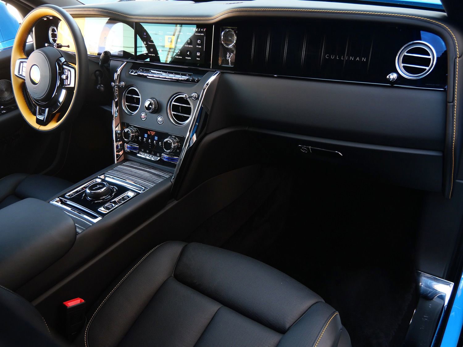 Used 2026 Rolls-Royce Cullinan image 16