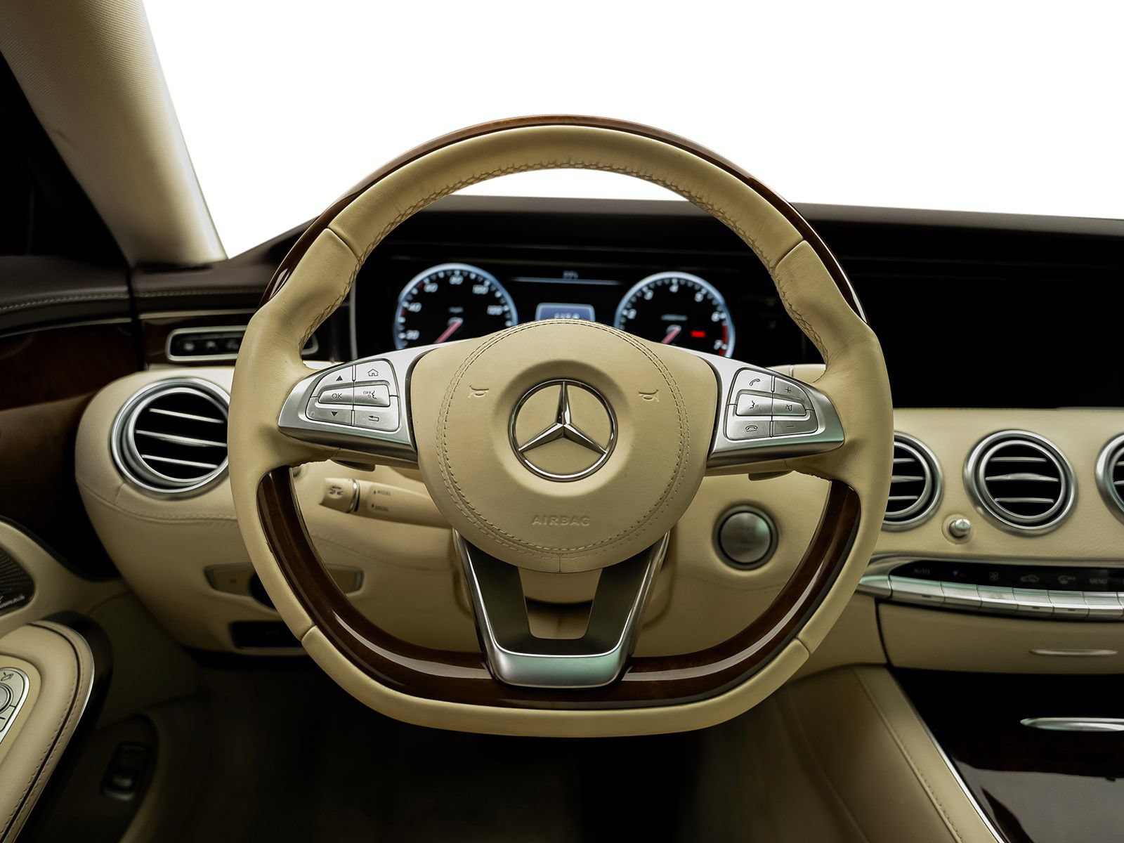 Used 2015 Mercedes-Benz S 550 4MATIC Coupe w/ Premium 1 Package image 31
