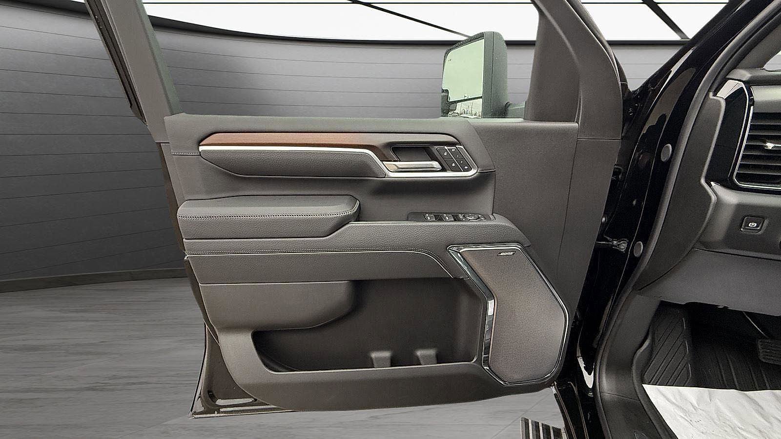 New 2026 GMC Sierra 3500 Denali w/ Denali Reserve Package image 16