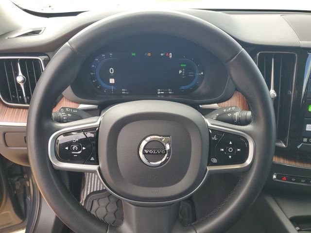 Used 2023 Volvo XC60 T8 Plus AWD/4WD image 17