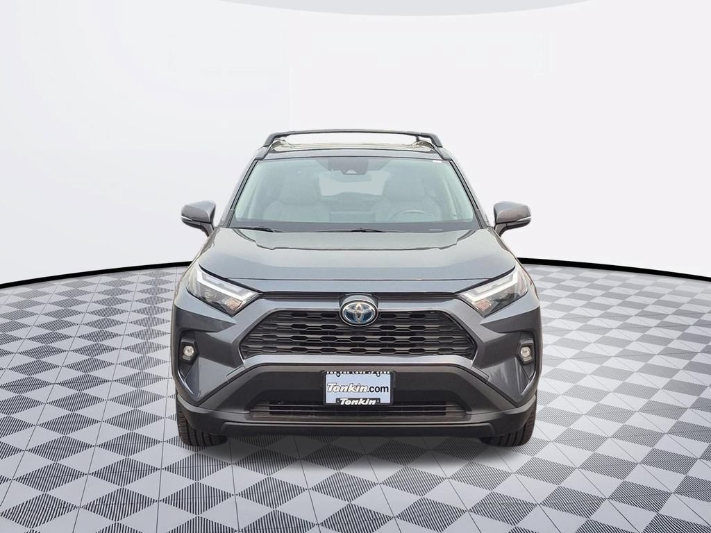 Used 2022 Toyota RAV4 XLE Premium AWD/4WD image 8